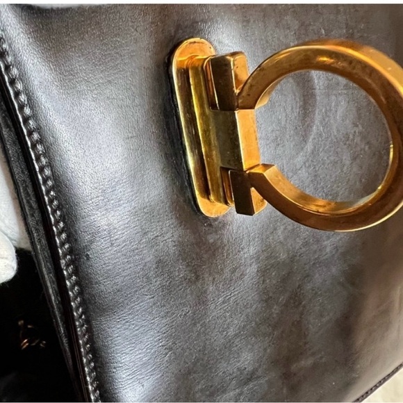 🩷 Salvatore Ferragamo Leather Gancini Handbag Black 2 Way💚 - Picture 16 of 16